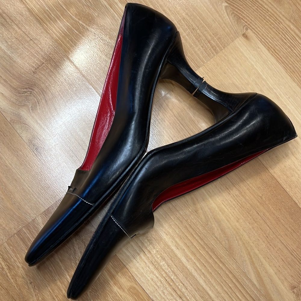 Santoni Black Leather Heels with Red Interior - Picture 3 of 5